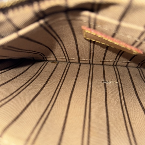 LV Monogram Neverful MM GM Pochette Pivoine | Tan Interior - Picture 7 of 16